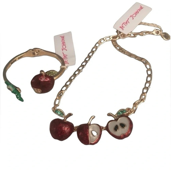 BETSEY JOHNSON SET Apple & Worm Hinged Bracelet 3 Apple Necklace & Earrings NWT - Picture 2 of 16